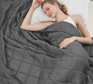 Weighted Blankets vs Regular Blankets for Anxiety Relief