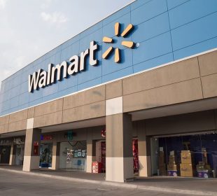 Walmart Highlights Fashion Strength Amid Global Macroeconomic Challenges