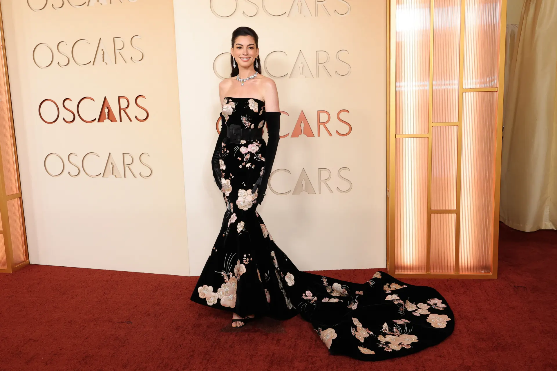 Anne Hathaway attends the 98th Oscars.Mike Coppola / Getty Images / AFP